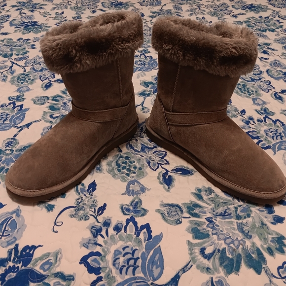 Lamo winter gray boots, size 11M - Picture 4 of 6